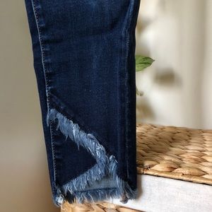 Detail fringe bottom dark wash skinny jeans